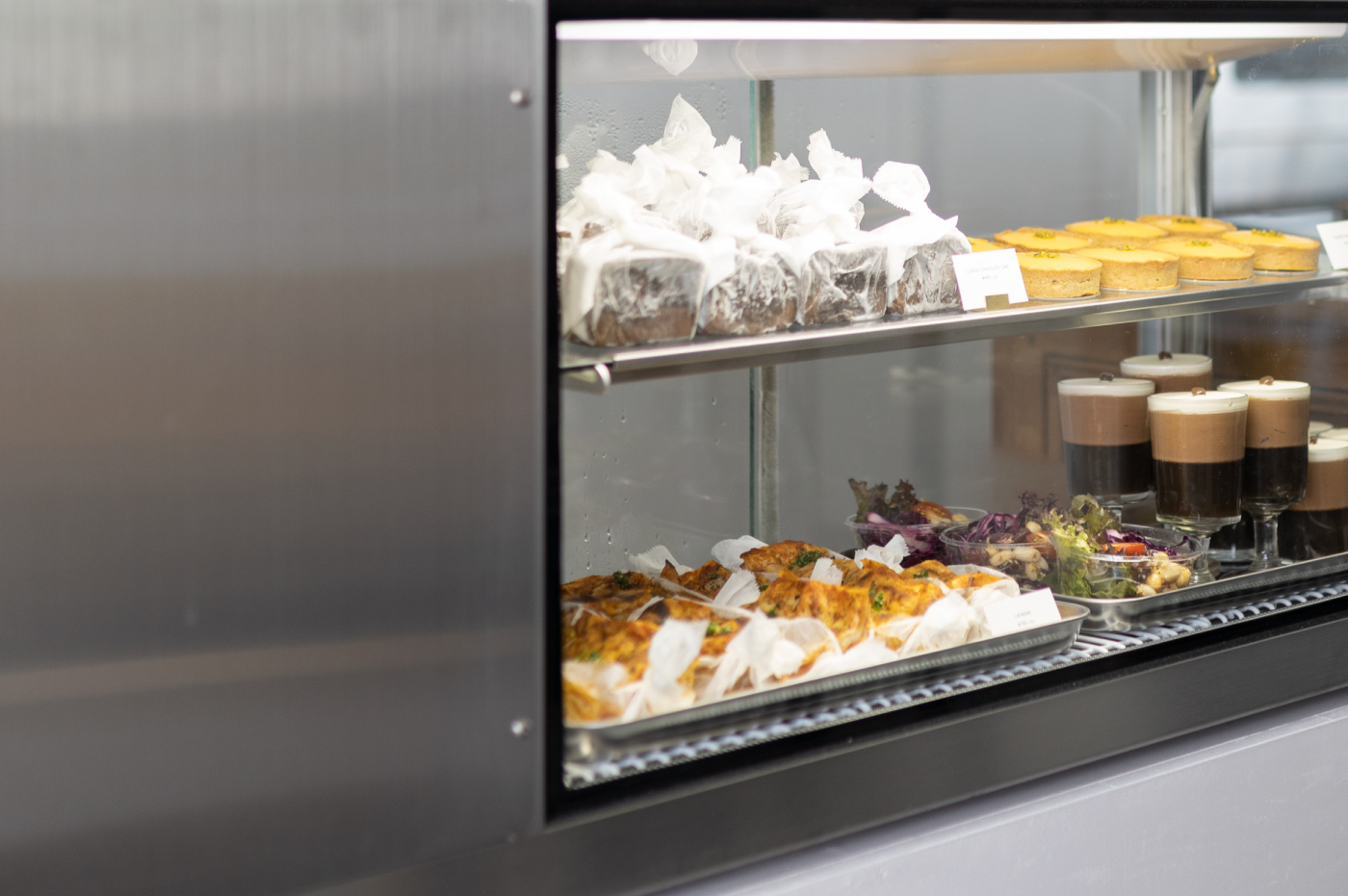 wellk-ウェルク カフェ タルト、ケーキ、ランチ、テイクアウト用ショーケース